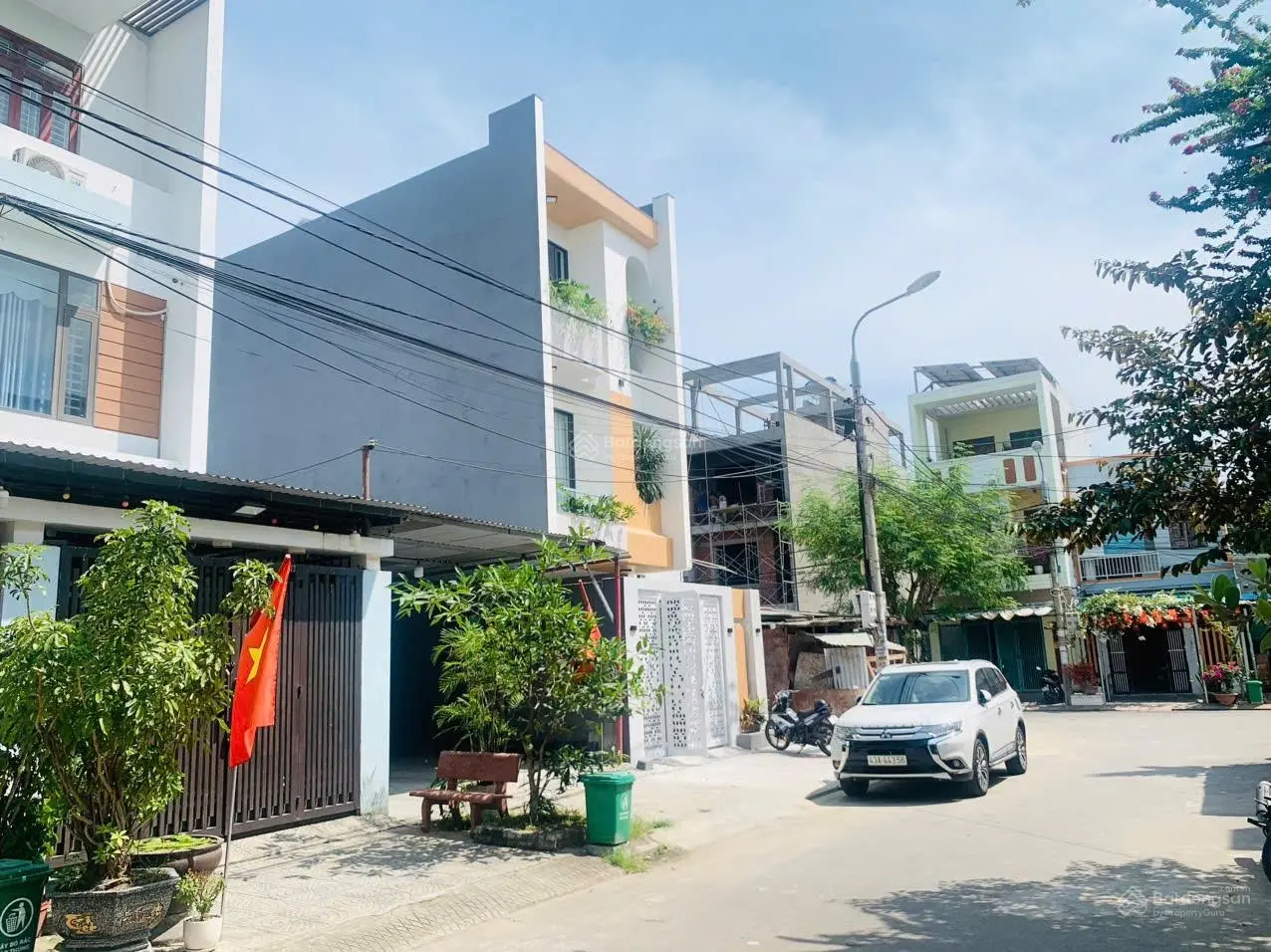 Siêu phẩm 3 tầng Phú Thạnh 10, Hòa Minh, Liên Chiểu gần Biển | Có gara ô tô, Full nội thất xịn xò