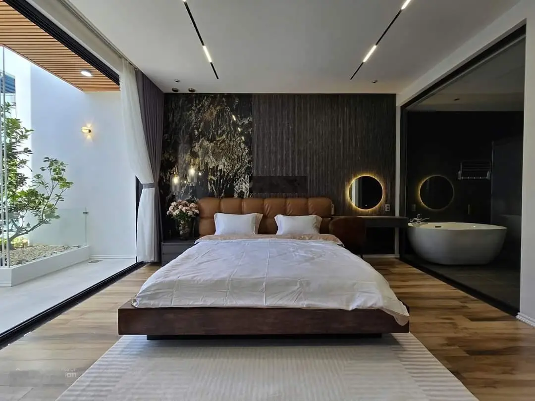 Siêu phẩm 3 tầng mặt tiền Hòa Minh, khu điện âm, gần Nguyễn Sinh Sắc, gần biển