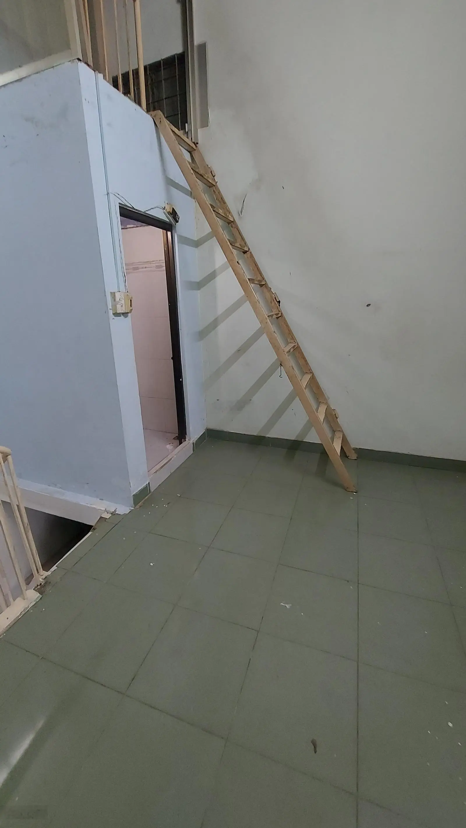 Bán nhà 1 lầu mặt tiền đường số 8m quận 4