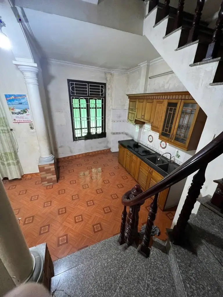 Bán nhà mặt phố Lý Sơn, mặt tiền rộng, vị trí đẹp,3 mặt thoáng, đường vỉa hè, container tránh nhau