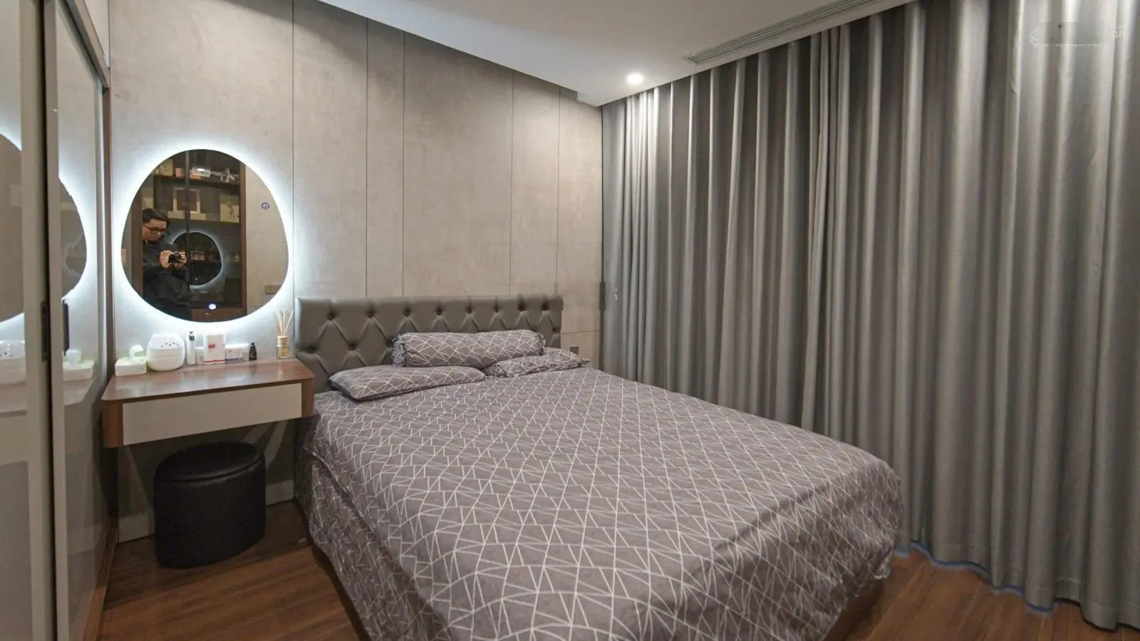 Địch cư nước ngoài nhượng lại căn 2PN 2VS ở Green Diamond 93 Láng Hạ