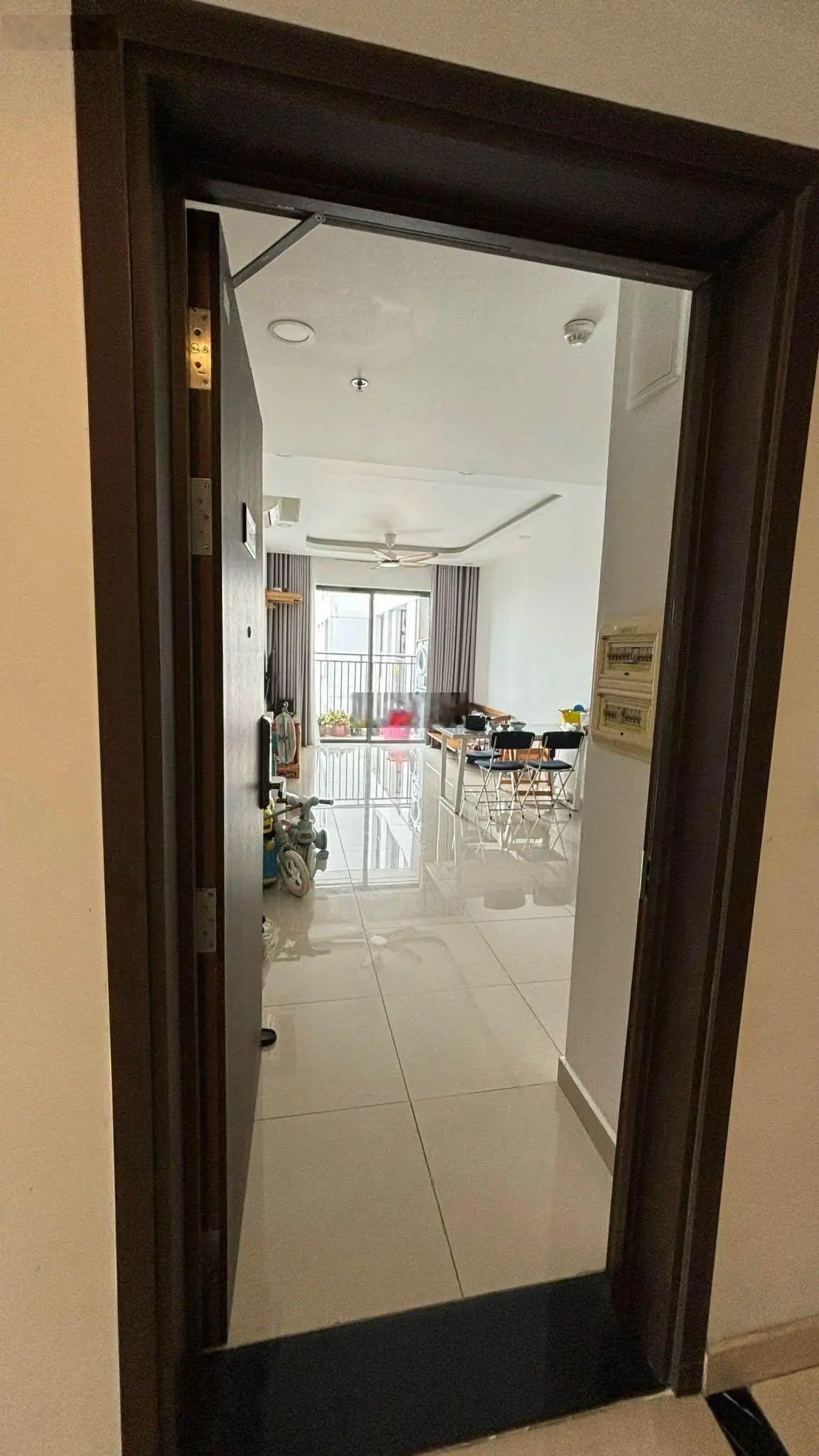 Bán căn hộ Newton Residence, 2PN, 75m2, nội thất, tầng 17, ban công Đông Nam giá: 5 Tỷ 1 TL