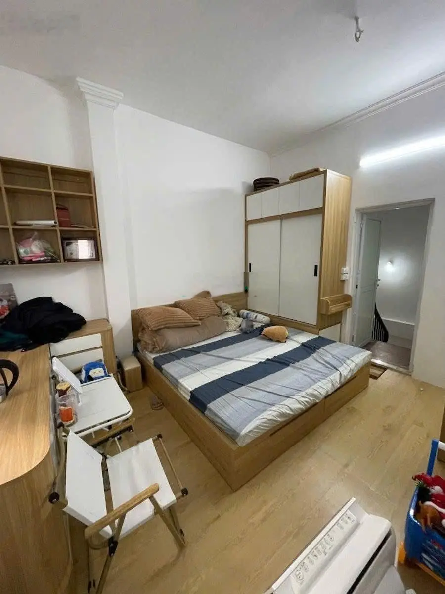 Bạch Mai, Hai Bà Trưng. DT 31m² x 4 tầng, MT 4,6m, giá 5,4 tỷ. Ngõ nông gần phố.