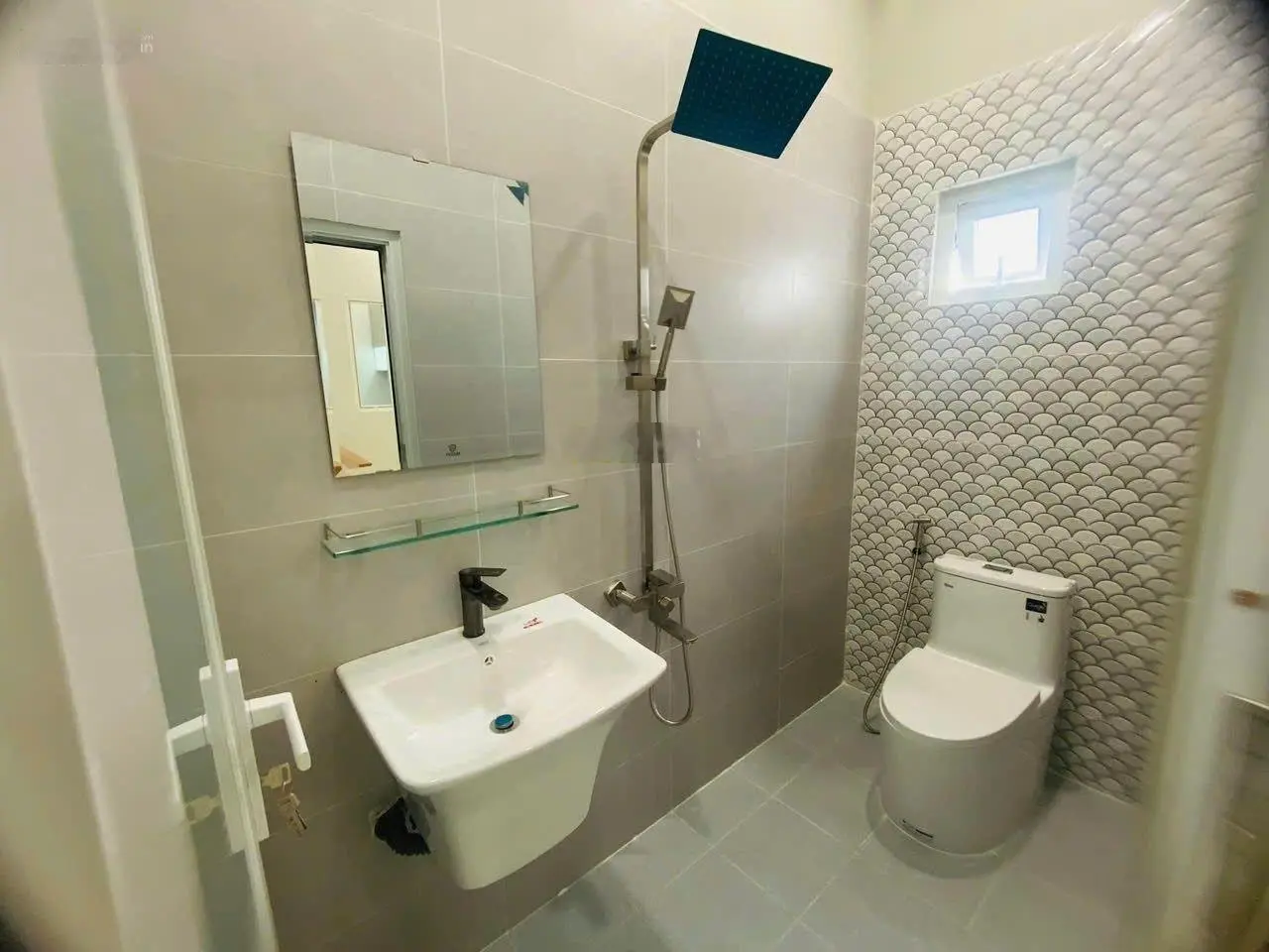 Víp 3 tầng, nguyễn thị thập- kế bên chợ tân mỹ , tài chính chỉ nhỉnh 8 tỷ