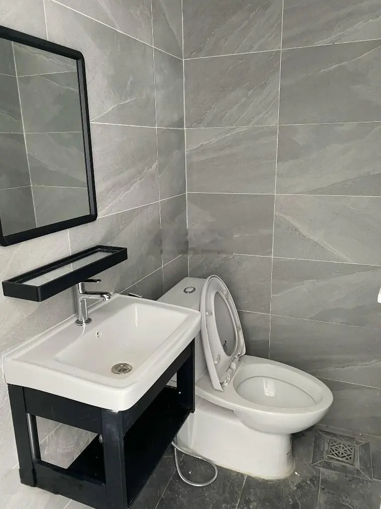 Bán nhà lam sơn phú nhuận - 54m2 - hẻm 8m - khu vực hiếm nhà bán , chỉ 8.xtỷ - cho thuê 21tr/th