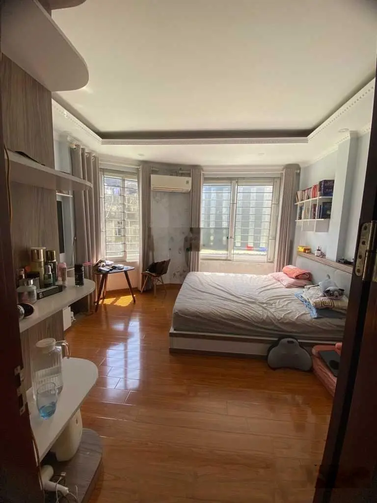 - đứng cửa nhà ra mặt phố - 20m ra đường ôtô tránh. nhà kim giang dt 30 m2 x 5 tầng giá nhỉnh 5 tỷ