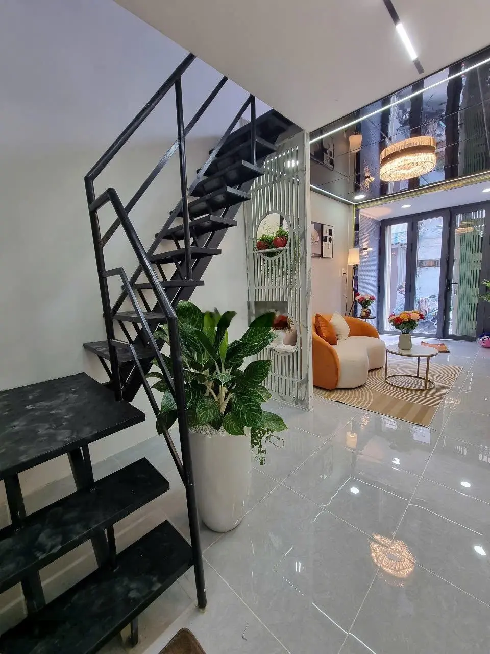 Siêu phẩm mini nhà đường 8, Tam Bình. Thủ Đức Đường xe tải vào tận trước nhà, cách MT tầm 30m 3PN