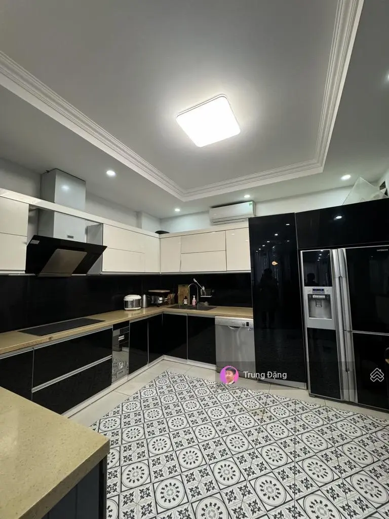 Đẳng cấp ! tòa nhà hoàng cầu, 7 tầng thang máy, đường ô tô vỉa hè, thông số vàng 60m2 x 6m