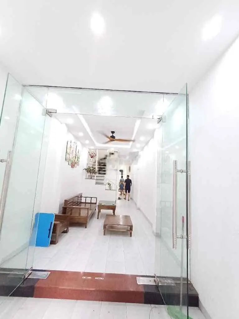 Bán nhà Ngõ 1043 Giải Phóng quận Hoàng Mai ô tô đỗ cửa gần phố nhà dân