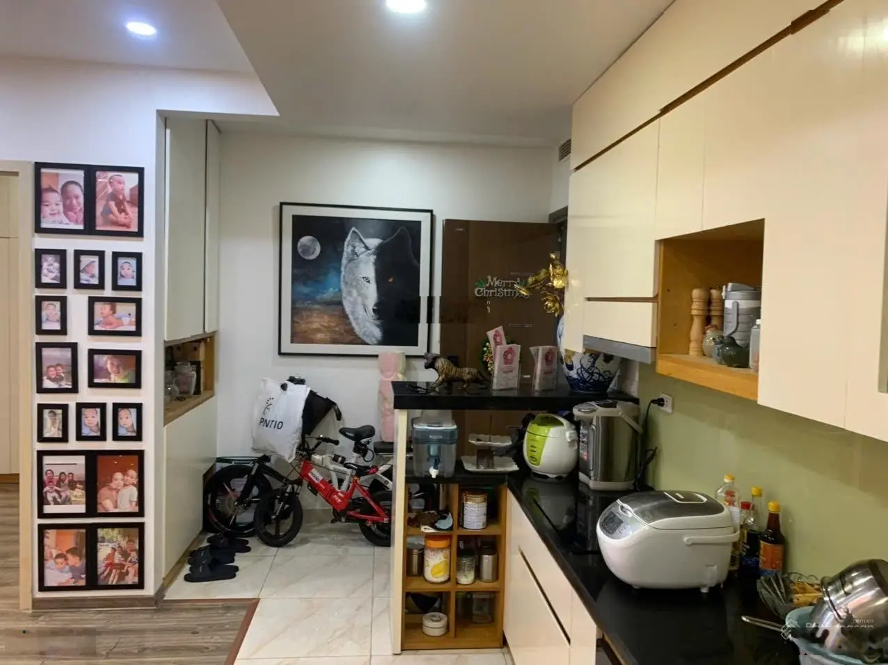 Gia đình chuyển căn hộ 3 ngủ cần bán căn góc 3 mặt thoáng, hướng siêu mát, trong lành. Giá thật