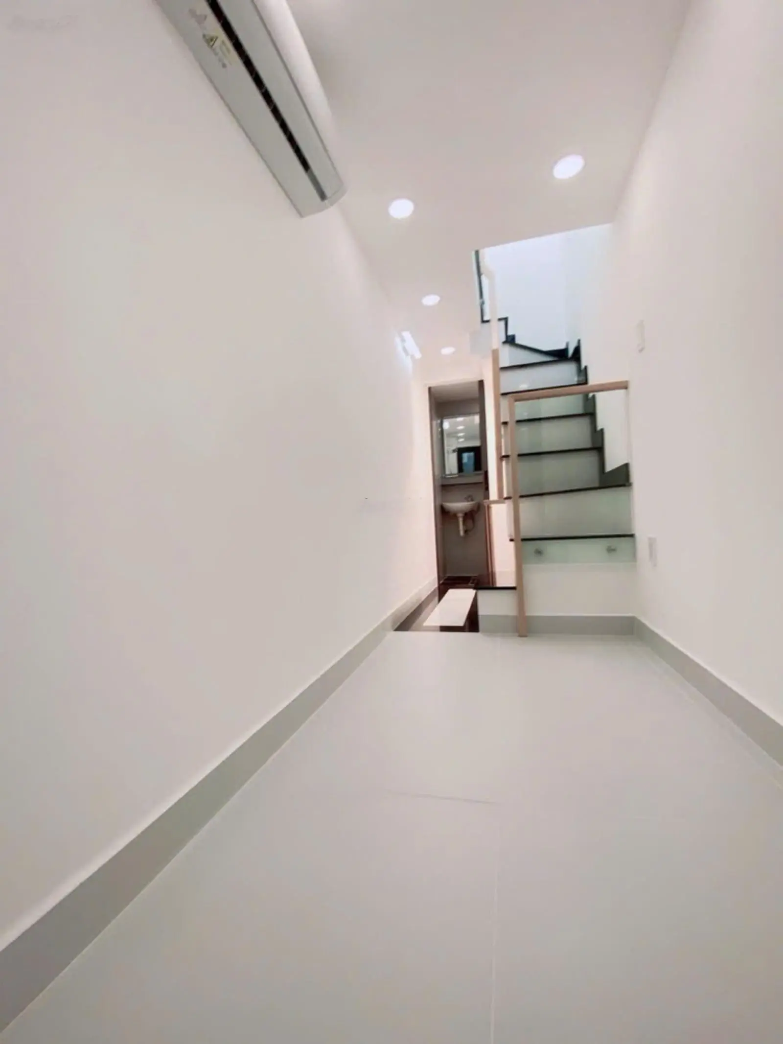 Bán nhà nhỏ phú nhuận dưới 2 tỷ huỳnh văn bánh dtsd 23m2 3 tầng hcđ