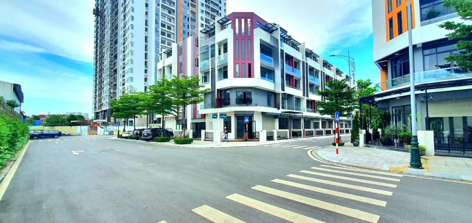 Chính chủ gửi bán căn 73m2 chung cư Bình Minh Garden.Đã làm nội thất, vào ở trước Tết 2025.Có vay