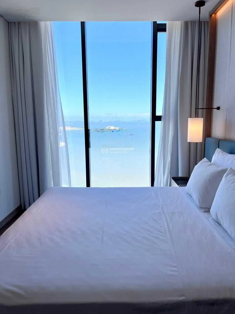 Bán căn hộ 2 phòng ngủ view trực diện vịnh hạ long chiết khấu 22% - giá chỉ còn 3.279 tỷ