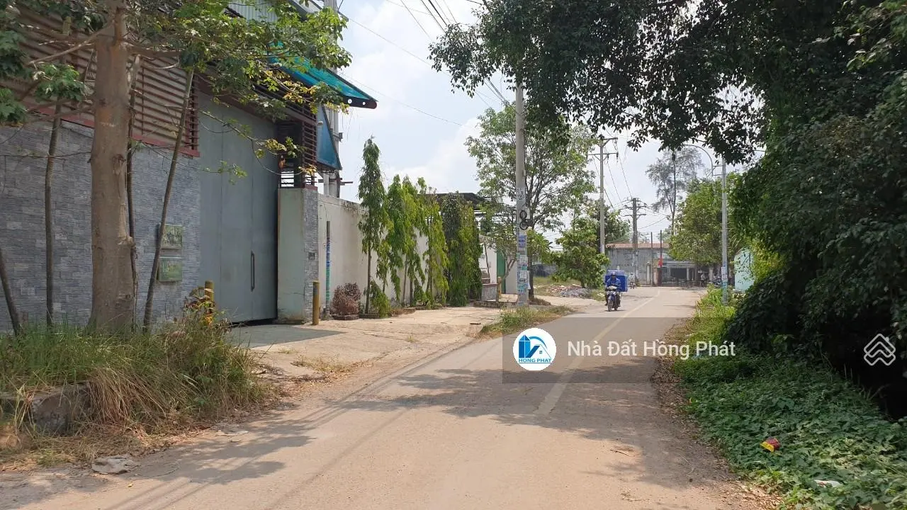 Xưởng bán DT 1000m2, mặt tiền nhựa 10m, gần ngã 3 Giồng, Xuân Thới Thượng - Hóc Môn
