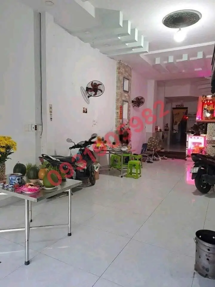 Bán nhà mặt tiền chợ bờ ngựa giá 1tỷ2