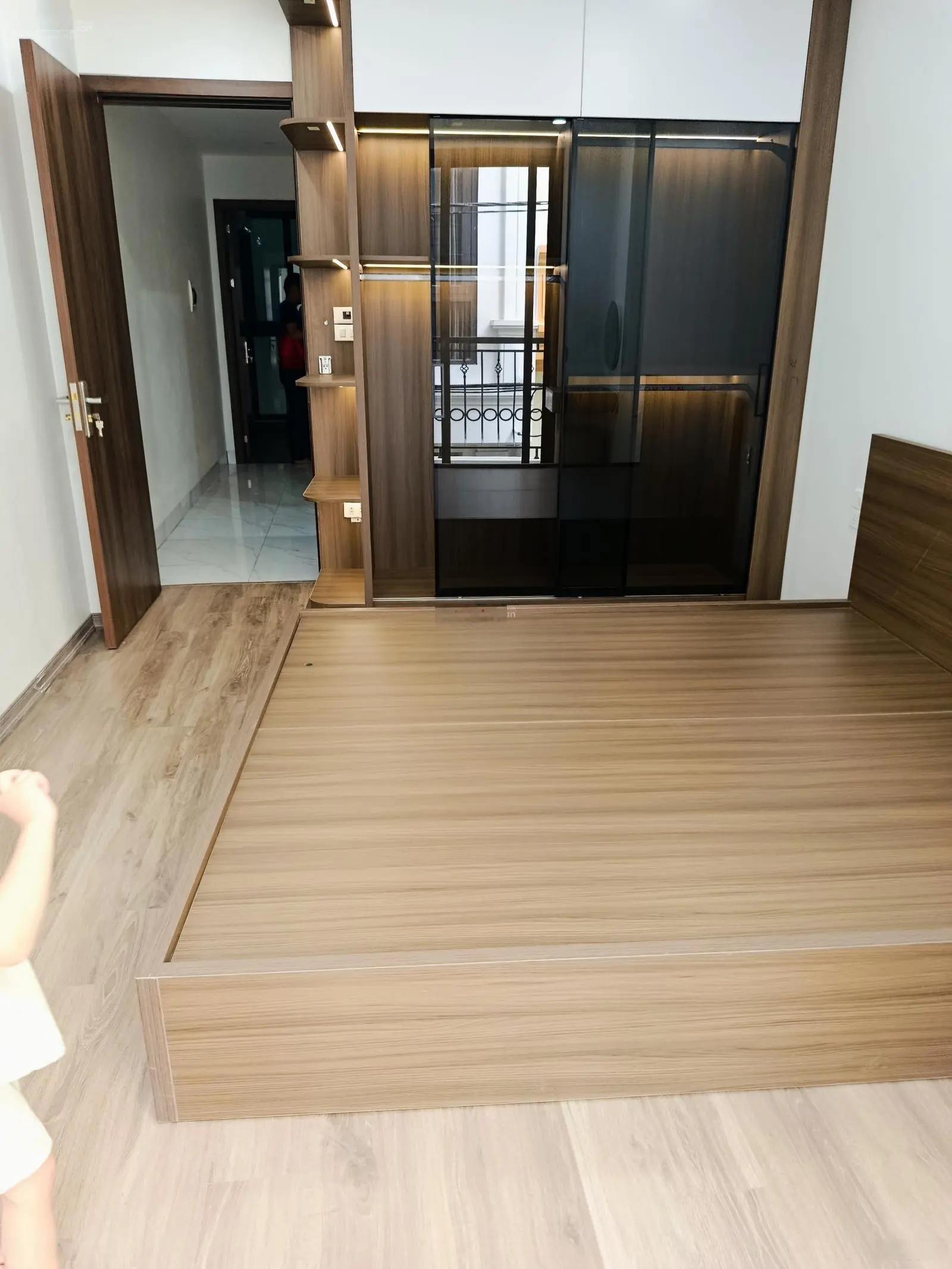 Bán nhà Yên Lũng An Khánh gần chân cầu vượt An Khánh 40m2 4 tầng lô góc thoáng đẹp full nội thất