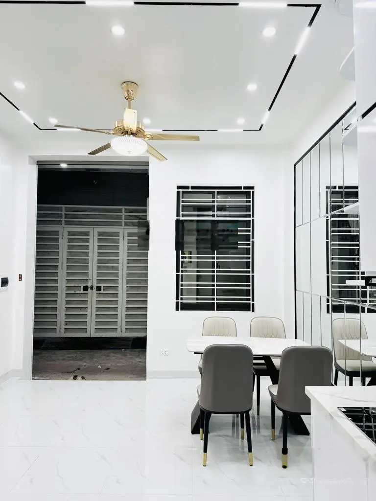 Hai bà trưng, cực hiếm  siêu phẩm, 5 tầng 25m2, đẹp như mơ, gần ô tô, full nội thất, sổ nét căng