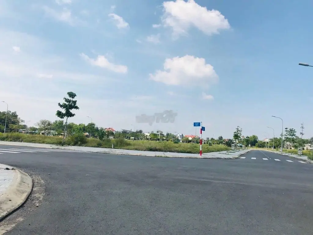 Thanh lý lô MT Phùng Hưng nút giao cao tốc BH - VT giá 850 triệu/100m2
