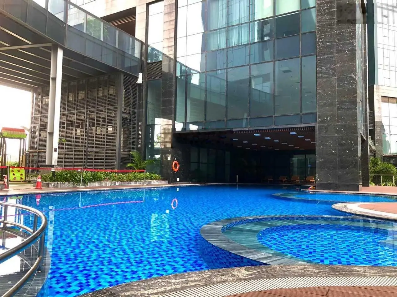 Bán căn hộ 2PN, 2WC, 73m2 Sunshine City Ciputra, full đồ, có sổ, giá hơn 5.x tỷ. LH 0966 286 ***