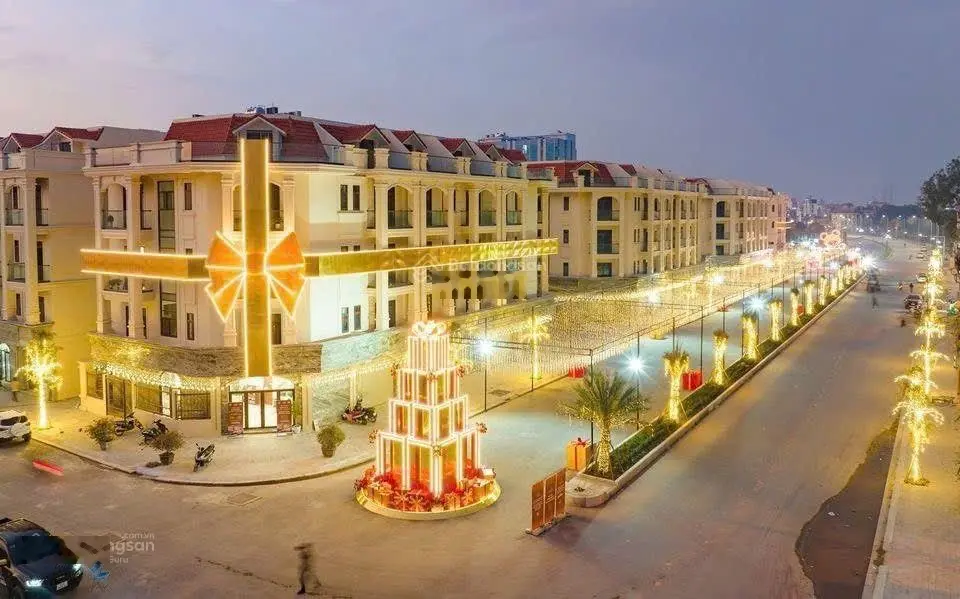 Tôi cần bán gấp căn ngoại giao, đối diện với cổng bệnh viện, đường trục chính của huyện Thường Tín