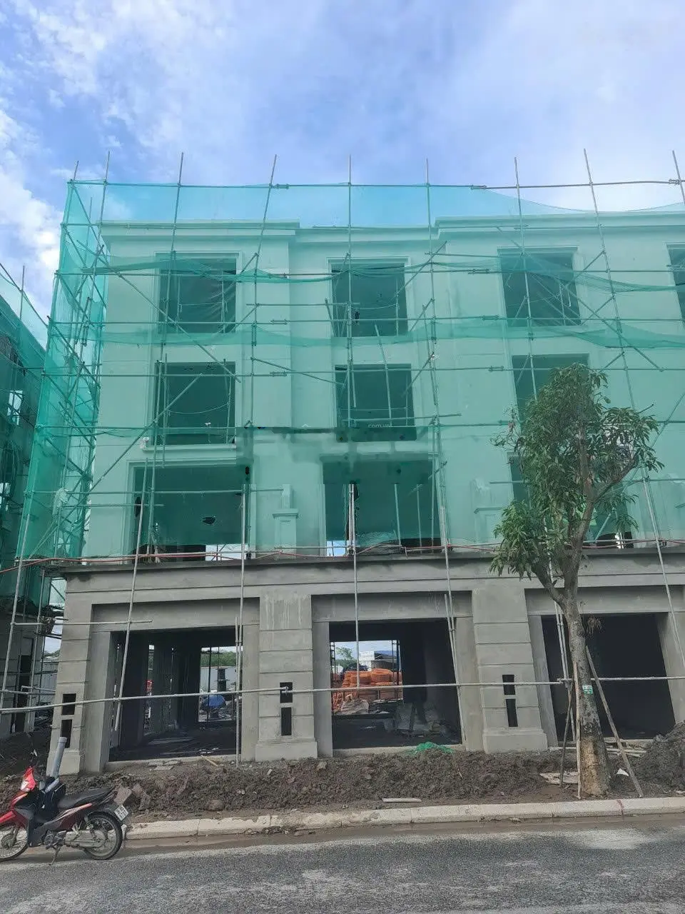 8,x tỉ Bán căn biệt thự mặt đường lớn dự án Vũ Yên 75m2