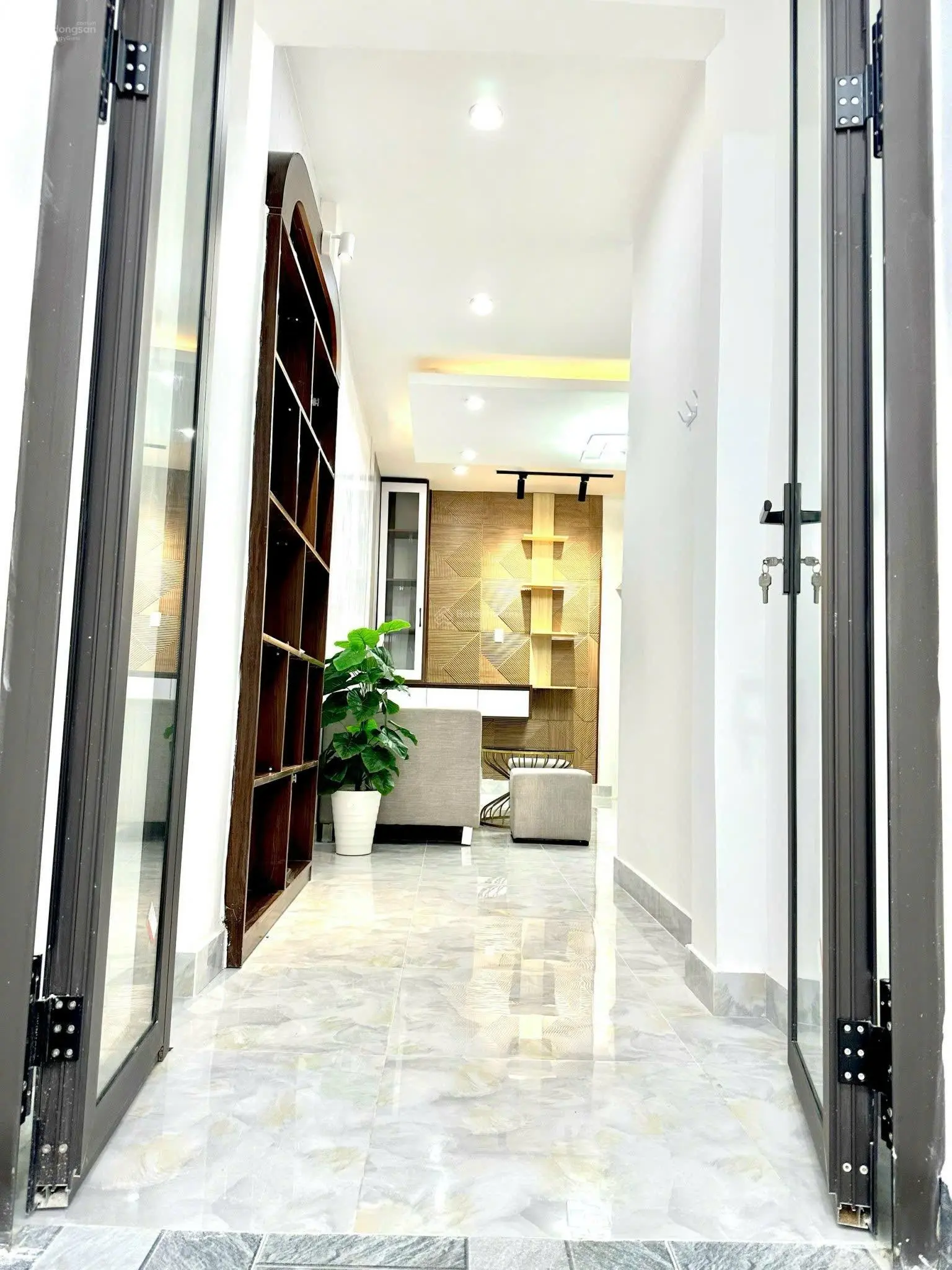 Bán gấp nhà đường Nguyễn Đình Chiểu, PN.Giá 6tỷ8/44m2.Gần trung tâm, trường học.liên hệ:0936 436 ***