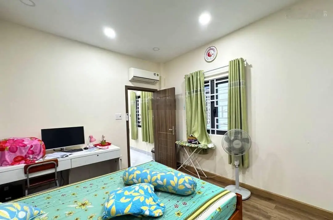 Bán nhà - 57m2 - sổ riêng hoàn công - HXH - tặng nội thất xịn sò - chỉ còn 5tỷ2