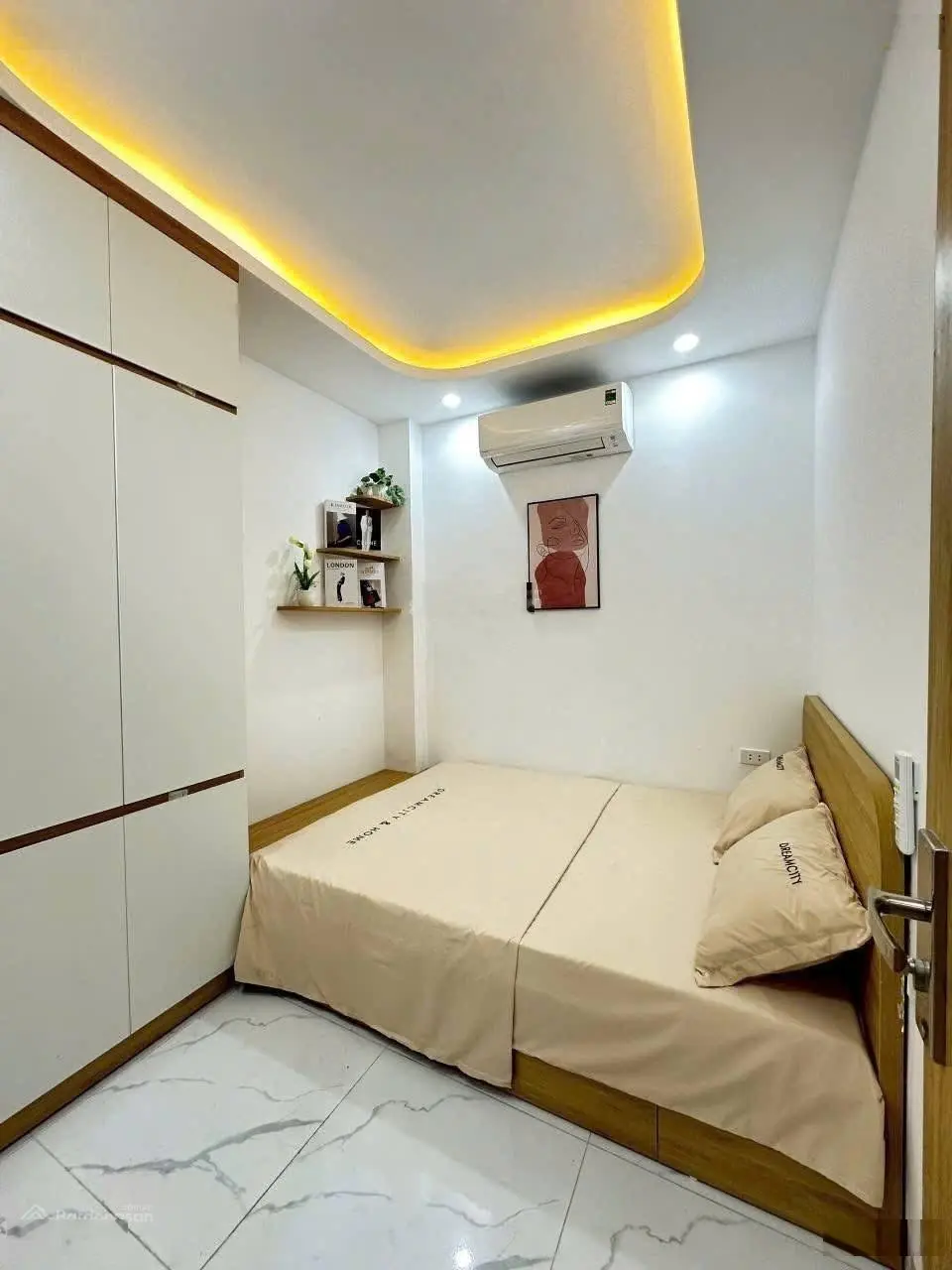 Nhà mặt phố Trung Văn, Quận Nam Từ Liêm - 63m2 x 7T, MT 5m, giá 26,8 tỷ, vỉa hè rộng, KD tốt
