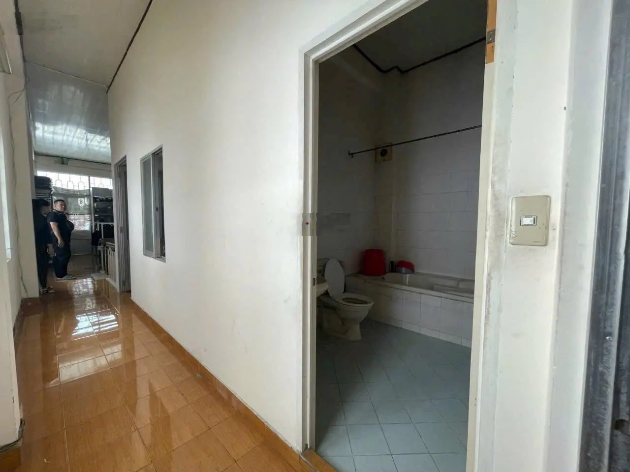 Bán nhà riêng 185m2 đường Tây Hoà PLAQ9 ( gần ngã tư M&K XLHN)
