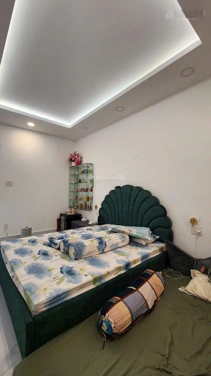 Bán nhà Nguyễn Khoái Quận 4 - 30m2 - 2 Tầng - chỉ 3 tỷ - hẻm 4m - khu dân trí cao an ninh