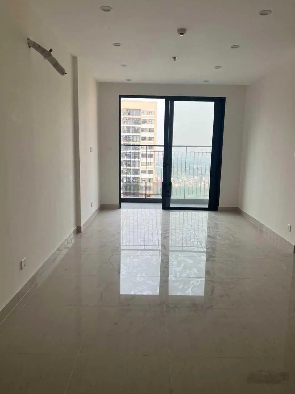 Giá tốt nhất bán 2PN+1,2WC 63m nguyên bản S1 3.330 tỷ BP Vinhomes Smart