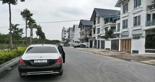 Bán gấp nhà vườn 133m2, lô góc sát đường 22m khu biệt thự Minh Tâm, Cổ Linh, Long Biên