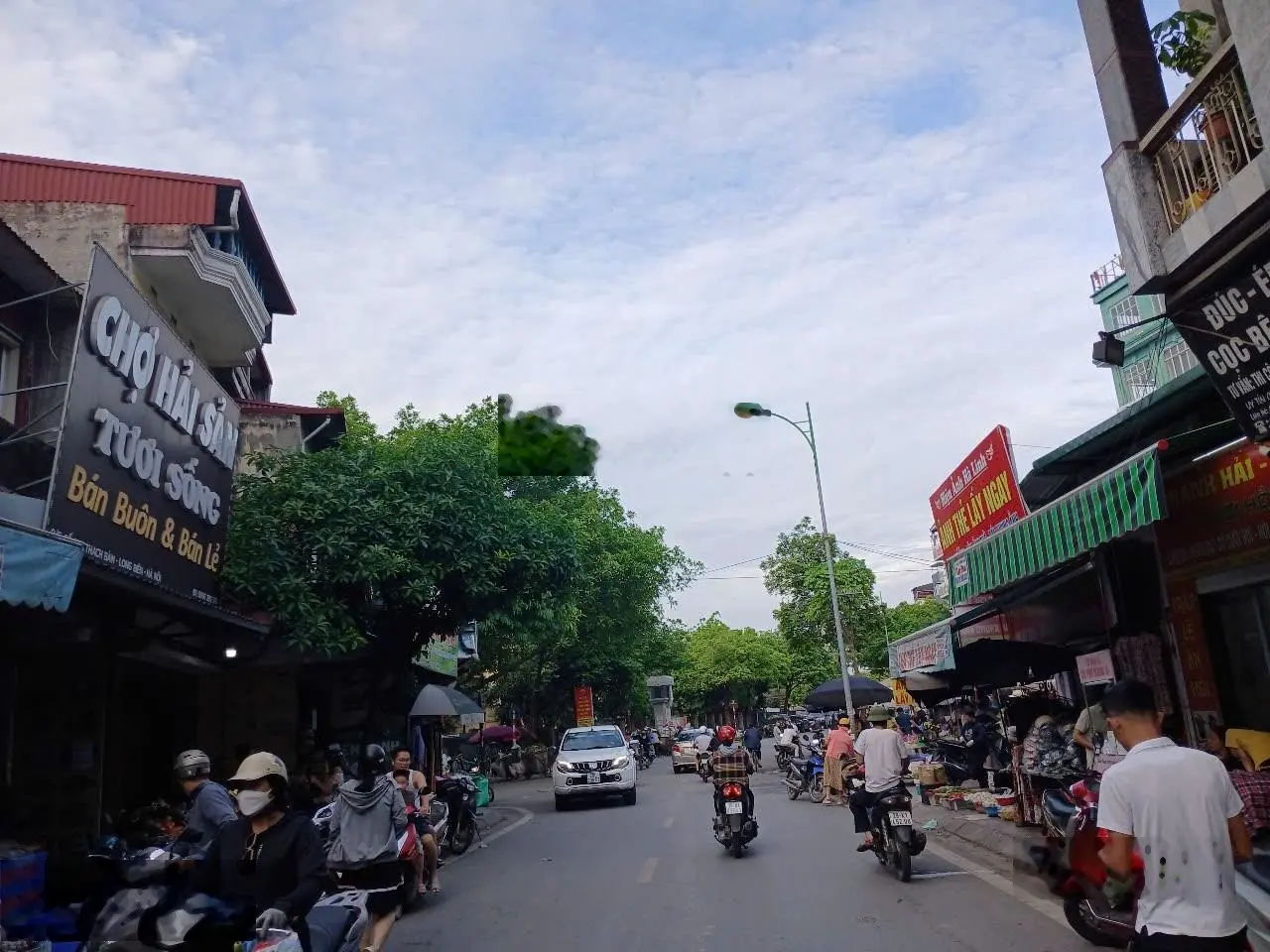 Mặt phố đàm quang trung- long biên. dân xây chắc chắn.kd vỉa hè.ô tô tránh nhú 16 tỷ có tl
