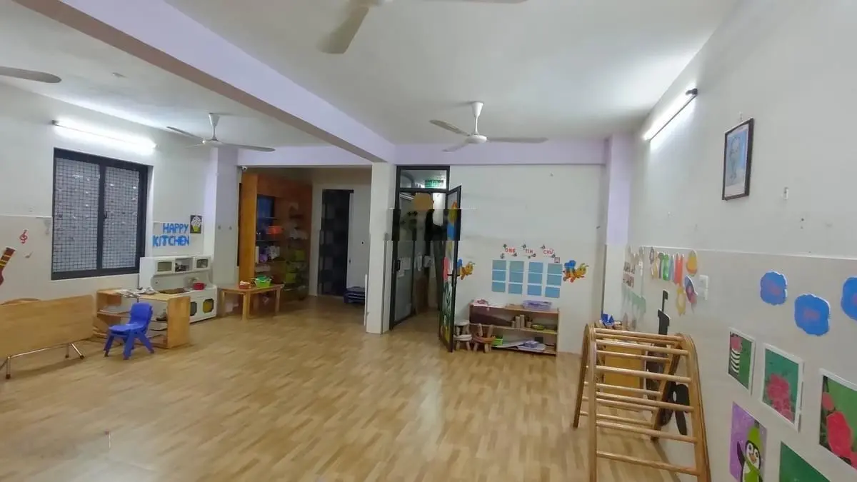 Bán nhà Xã Đàn Đông Đa kinh doanh văn phòng,ô tô đõ cửa,ngõ thông dòng tiền 82m2/9T/7mMT 19tỷ