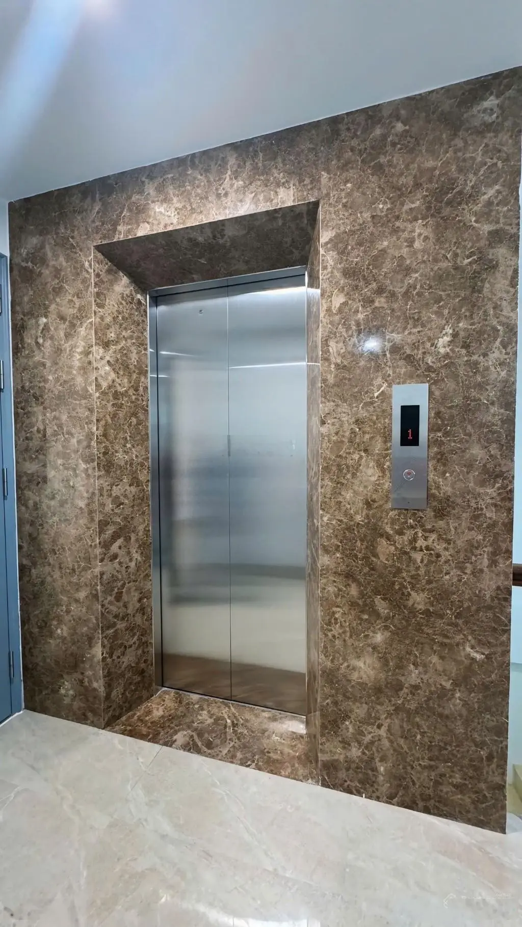 Bán toà VP MP Tô Vĩnh Diện, vỉa hè rộng, thông sàn, tầng hầm, dòng tiền ổn định, 120m, 8T, MT 6m