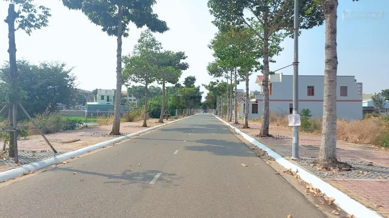 Bán đất thị trấn Long Điền, Bà Rịa Vũng Tàu DT 100m2, ở ngay khu biệt thự, giá 2,3 tỷ