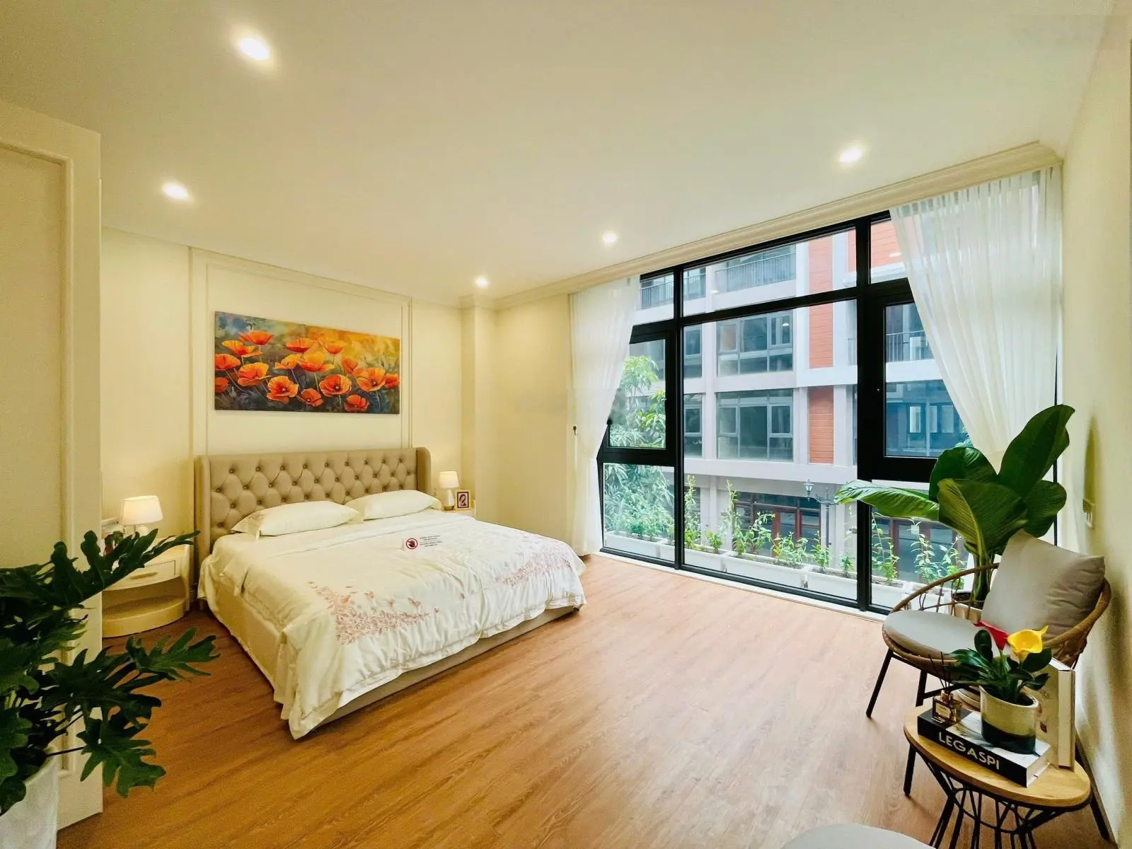 Chính chủ cắt lỗ liền kề 54m - Đã hoàn thiện 3 tâng - có cam kết tiền thuê 18% - Trung tâm dự án