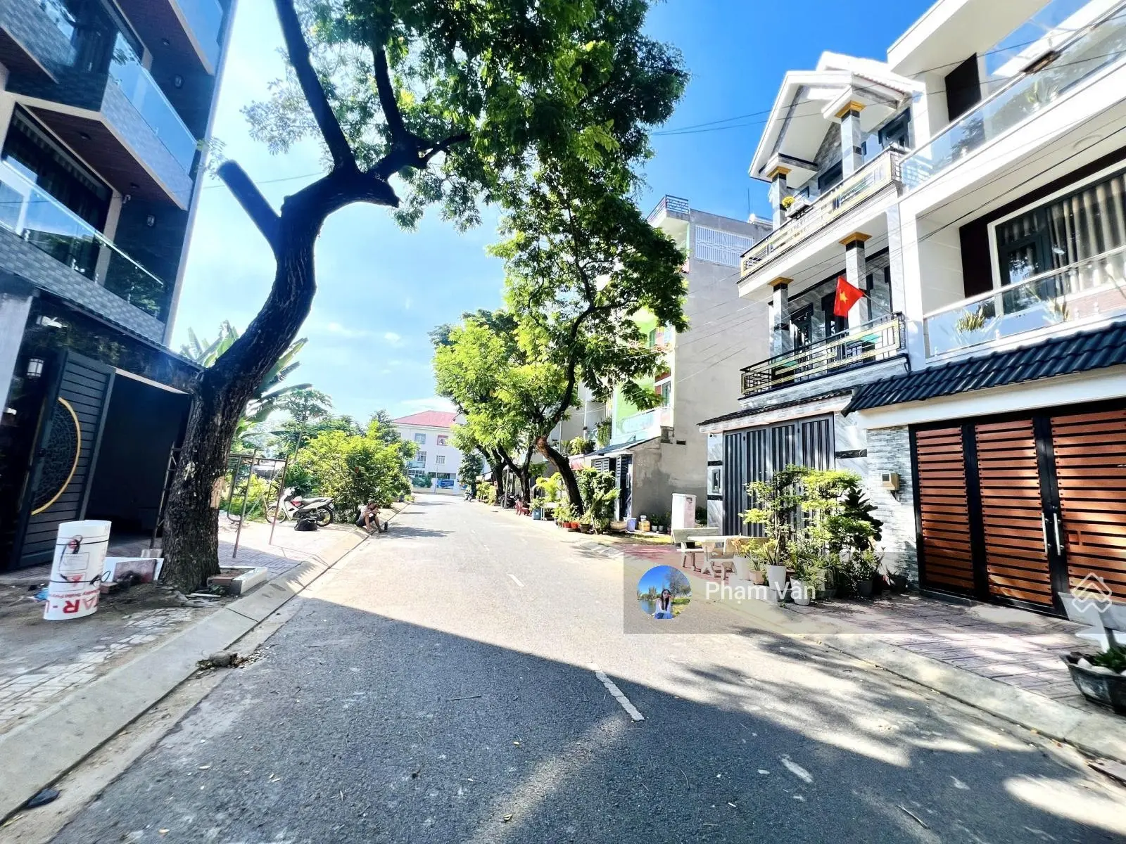 Nhà Vip 1T3L, có gara ô tô, mặt tiền đường 12m Tiện ở/ văn phòng/kinh doanh- Gần Phạm Văn Đồng
