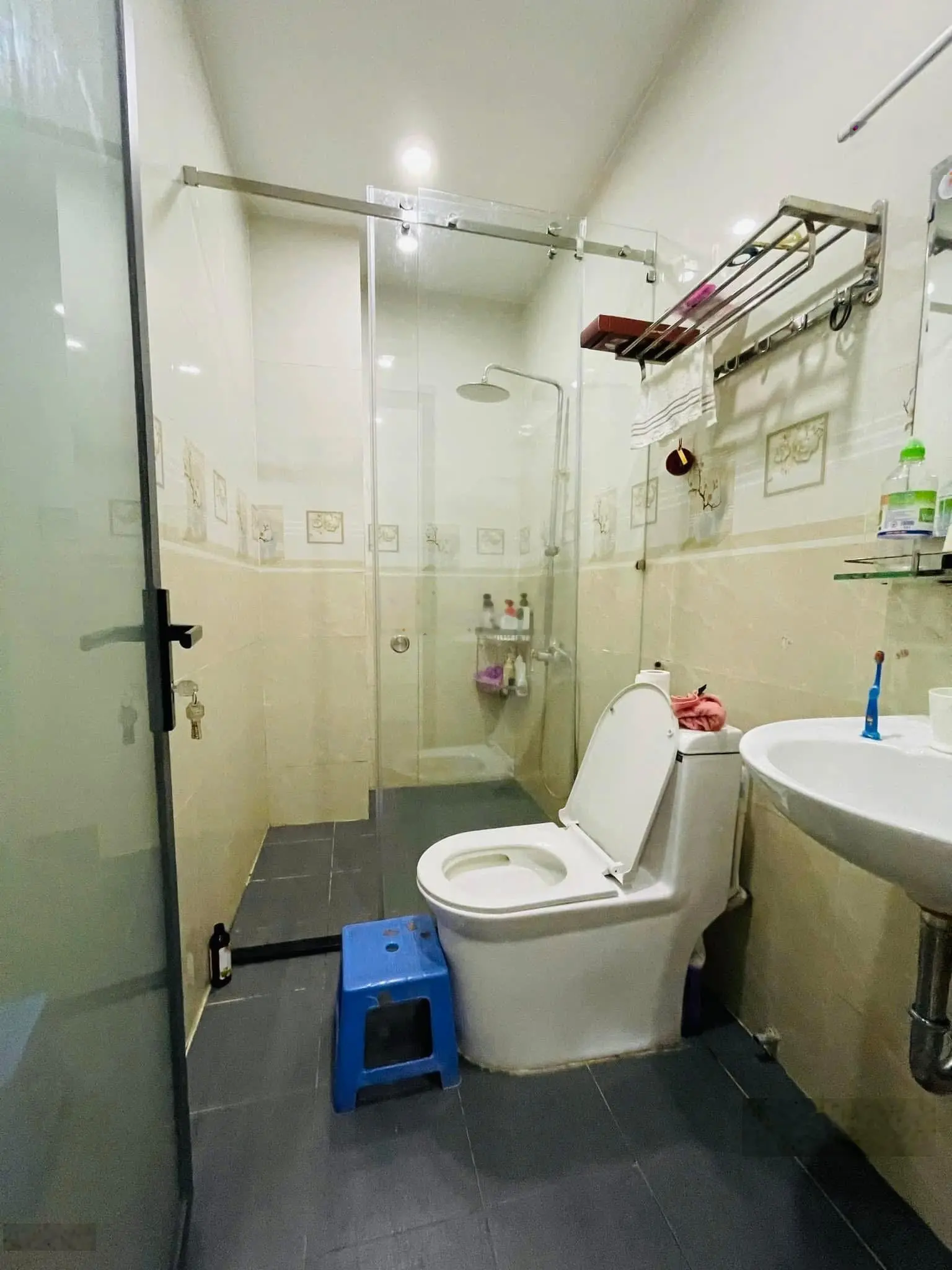 Mua ở hay đầu tư đều nhất, nhà 5 tầng có thang máy đường 12m 4x16.5m 6PN 5WC Thạnh Lộc 44 Q12