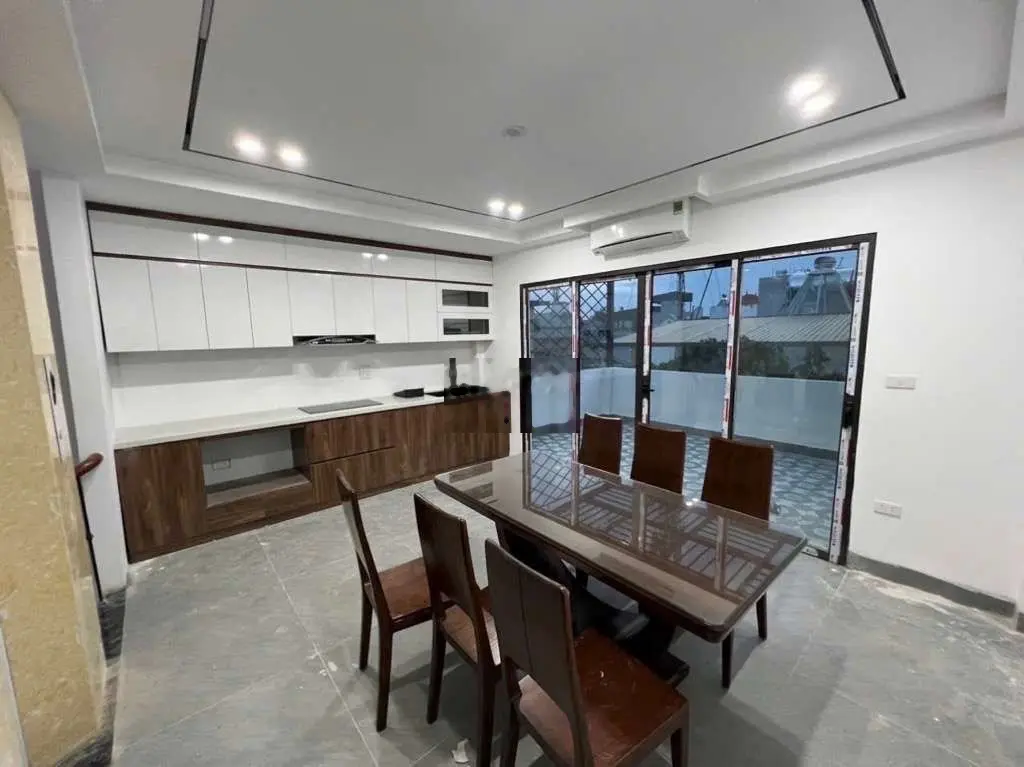 Bán nhà ngọc lâm 43mx6 tầng ngõ thông oto ngủ trong nhà nội thất xịn