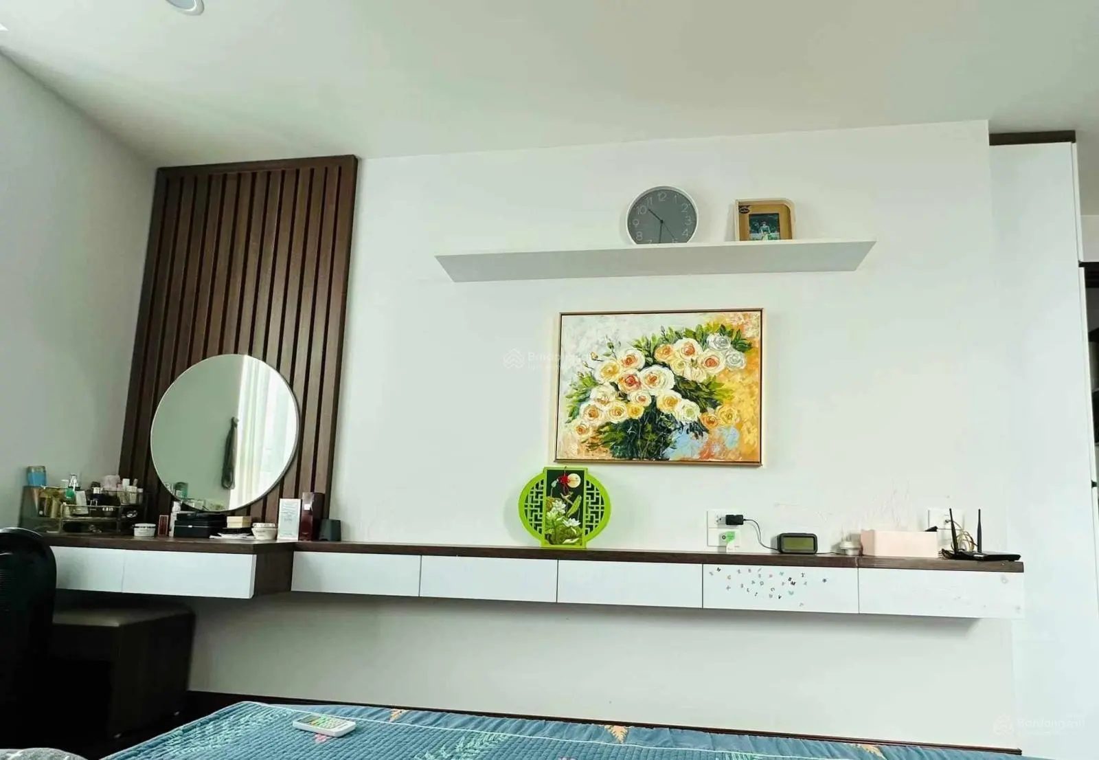 Cần tiền bán gấp căn Vinaconex 2 - Kim Văn Kim Lũ, S = 107m2, 3PN, 2WC, giá 5.56 tỷ. LH: 0985 232 ***