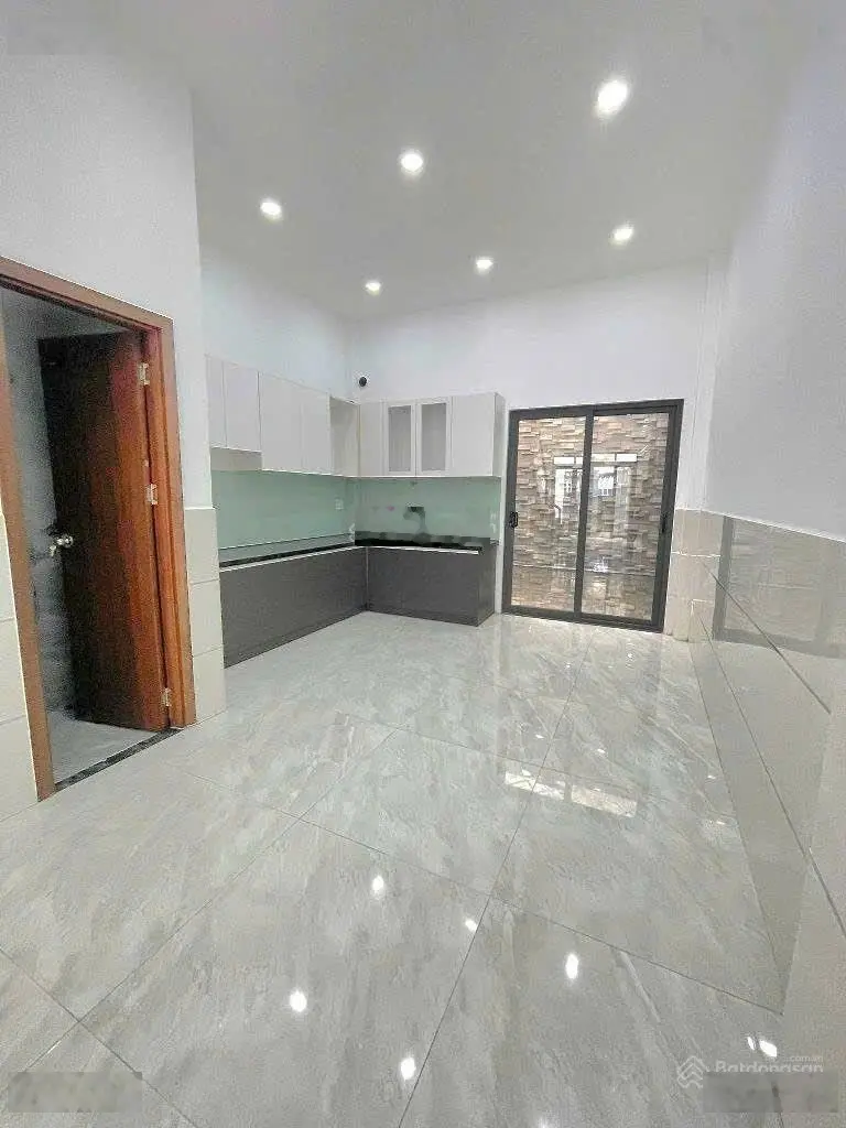 1/ căn duy nhất, ôtô tới nhà, DT 4x16M, 3 tầng, 4 phòng ngủ, chỉ hơn 5tỷ TL.