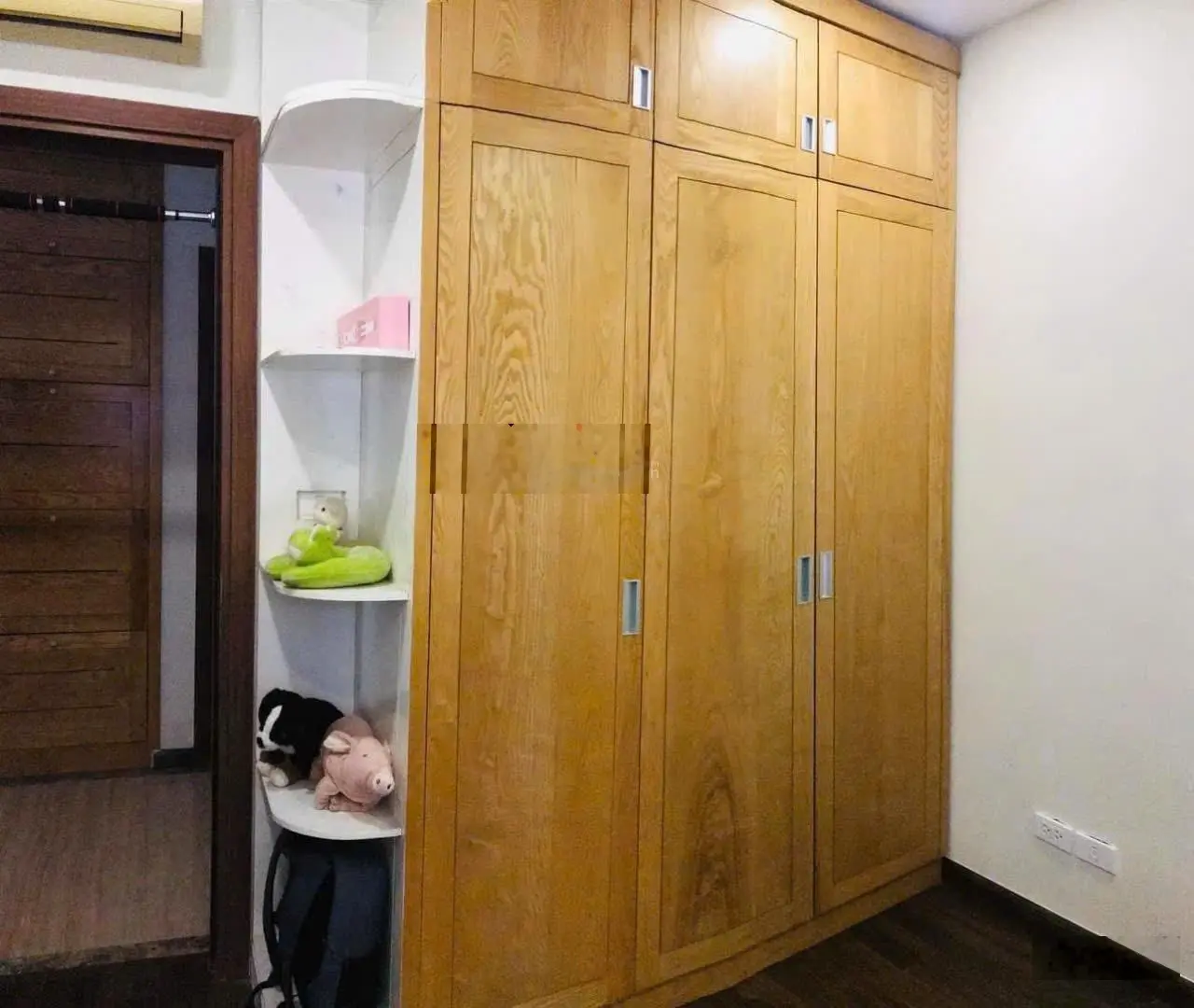 Chính chủ bán căn hộ Five Star diện tích 70,8m2, 2PN - 2WC, Cửa Đ ban công T, full nội thất