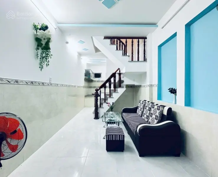 Bán nhà riêng 2PN + 2WC tại đường Tân Hòa Đông, giá 2,3 tỷ, diện tích 32m2