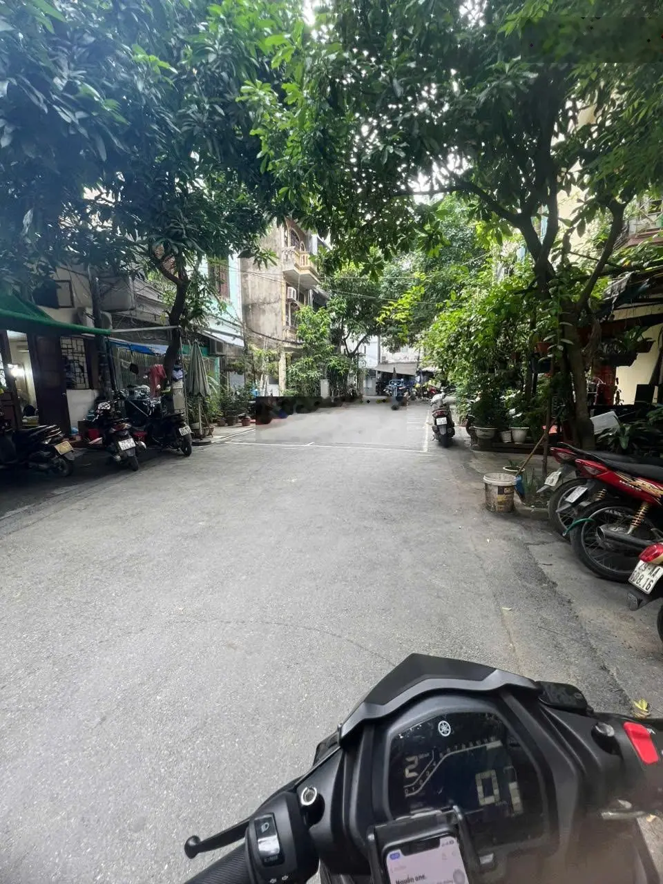 Bán nhà trung tâm Đống Đa - gần phố - trước nhà sân rộng đánh bóng