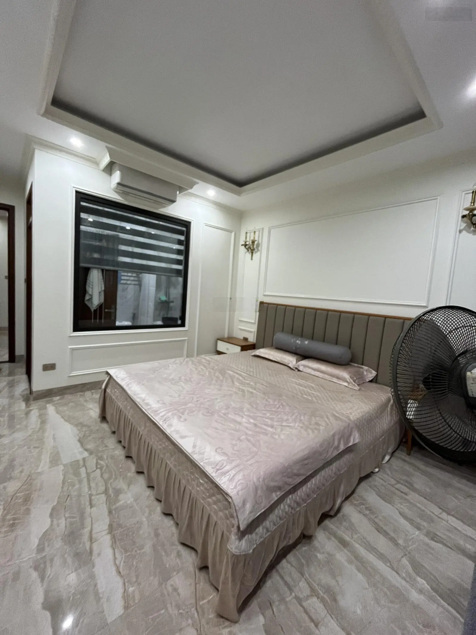 Duy nhất ăn góc Hoàng Huy Mall, Đông Nam, nội thất đẹp, có thang máy, cần bán gấp, Lh 0389 451 ***