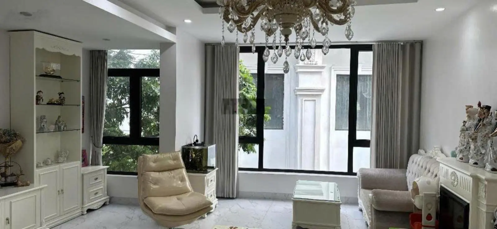 Siêu phẩm bồ đề - mặt tiền rộng - vỉa hè hai bên - thang máy - gara ô tô- vị trí vip long biên