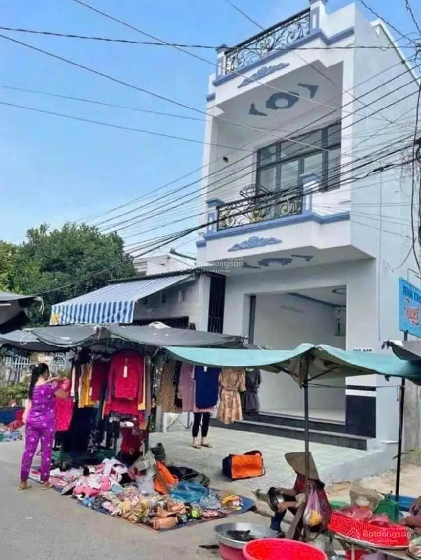 Cần bán nhanh nhà 1t1l (135m2 ) thổ cư , shr bớt 100tr sau lưng chợ bình chánh, giá 1ty3