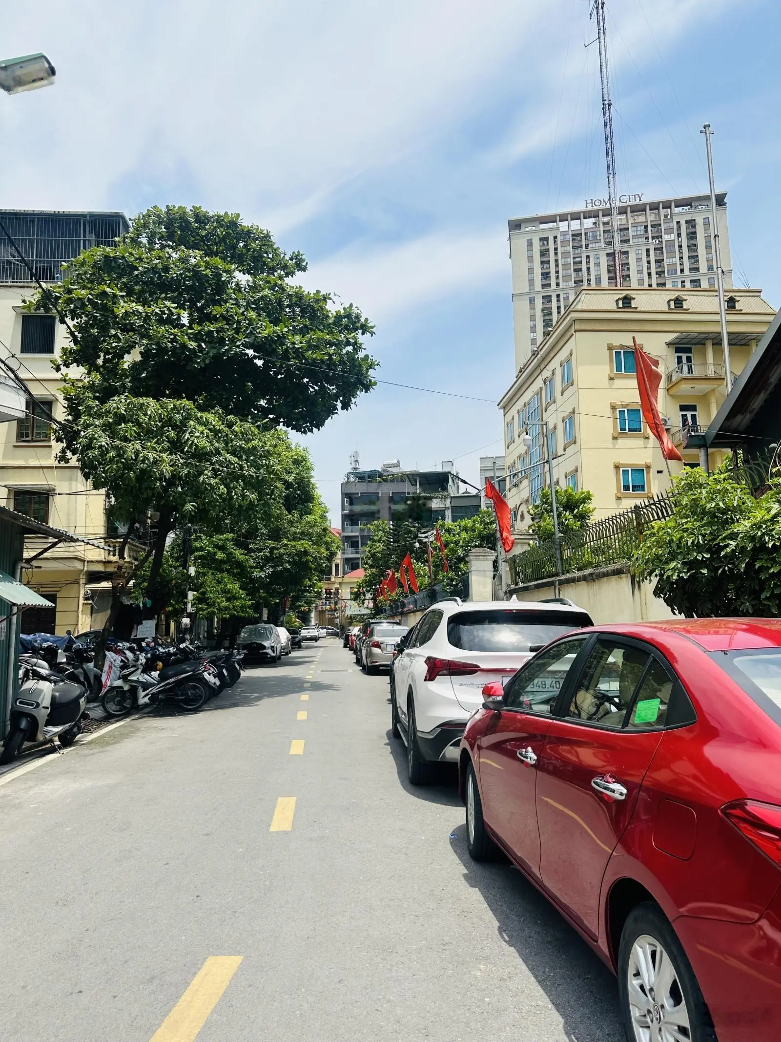 VIP NGUYỄN TRÃI - NHÀ ĐẸP - GẦN PHỐ - CÁCH Ô TÔ 20 M - GIÁ TỐT - Ô TÔ ĐỖ CỬA