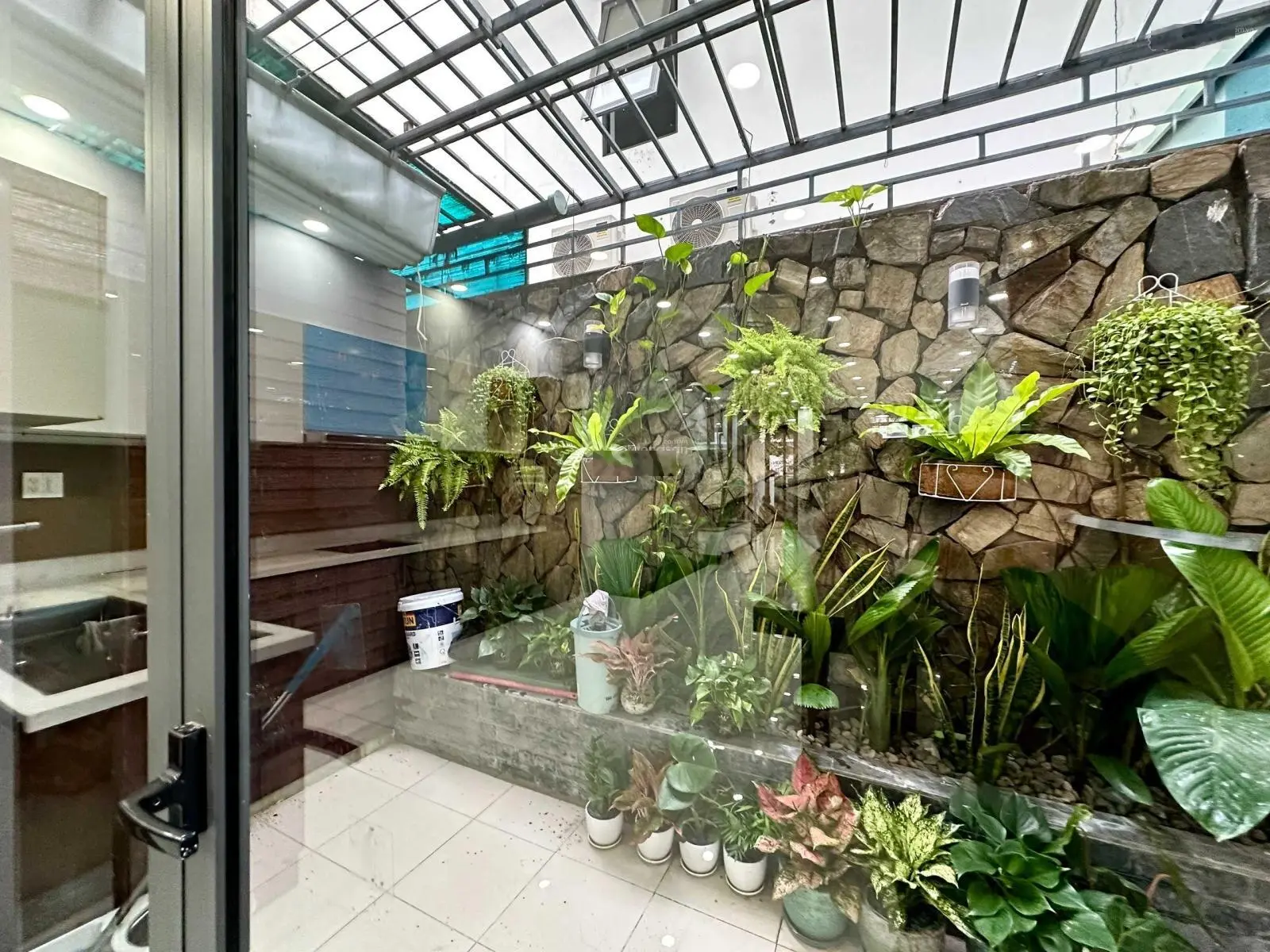 Bán nhanh - Nhà full nội thất cao cấp - 5x20,5m - Hầm 4 tầng - Nhà mới hoàn thiện - Sổ hồng sẵn